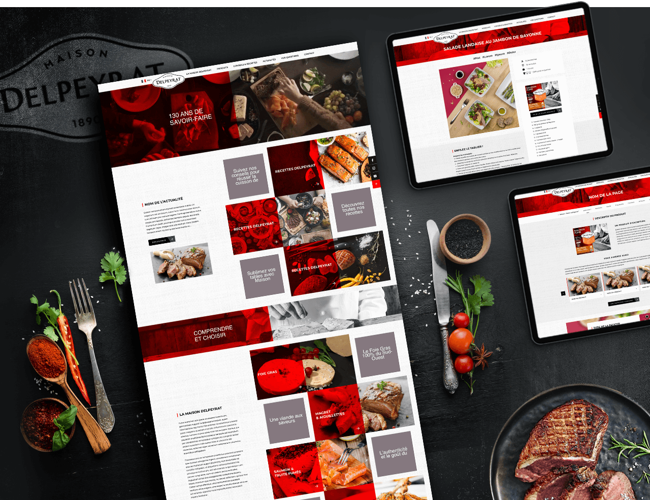 Extraits du site internet de la marque Delpeyrat disposés sur une table avec couverts et condiments, accompagnés de fois gras !